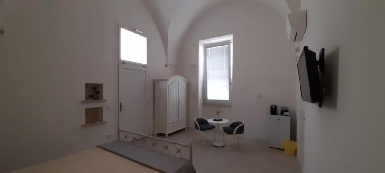 Casa Vacanze Laura S/C Лечче Екстер'єр фото